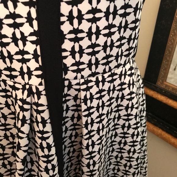 Bar III DRESS - Picture 2 of 5